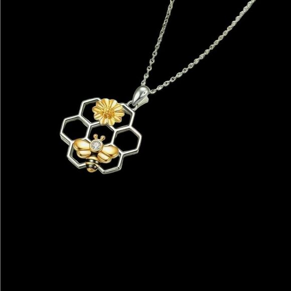 BEE AND HONEYCOMB NECKLACE - Picture 2 of 3